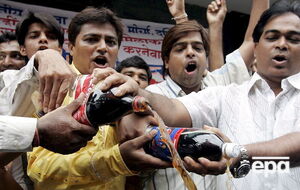 В Индии бойкотируют продукцию Pepsi и Coca-Cola