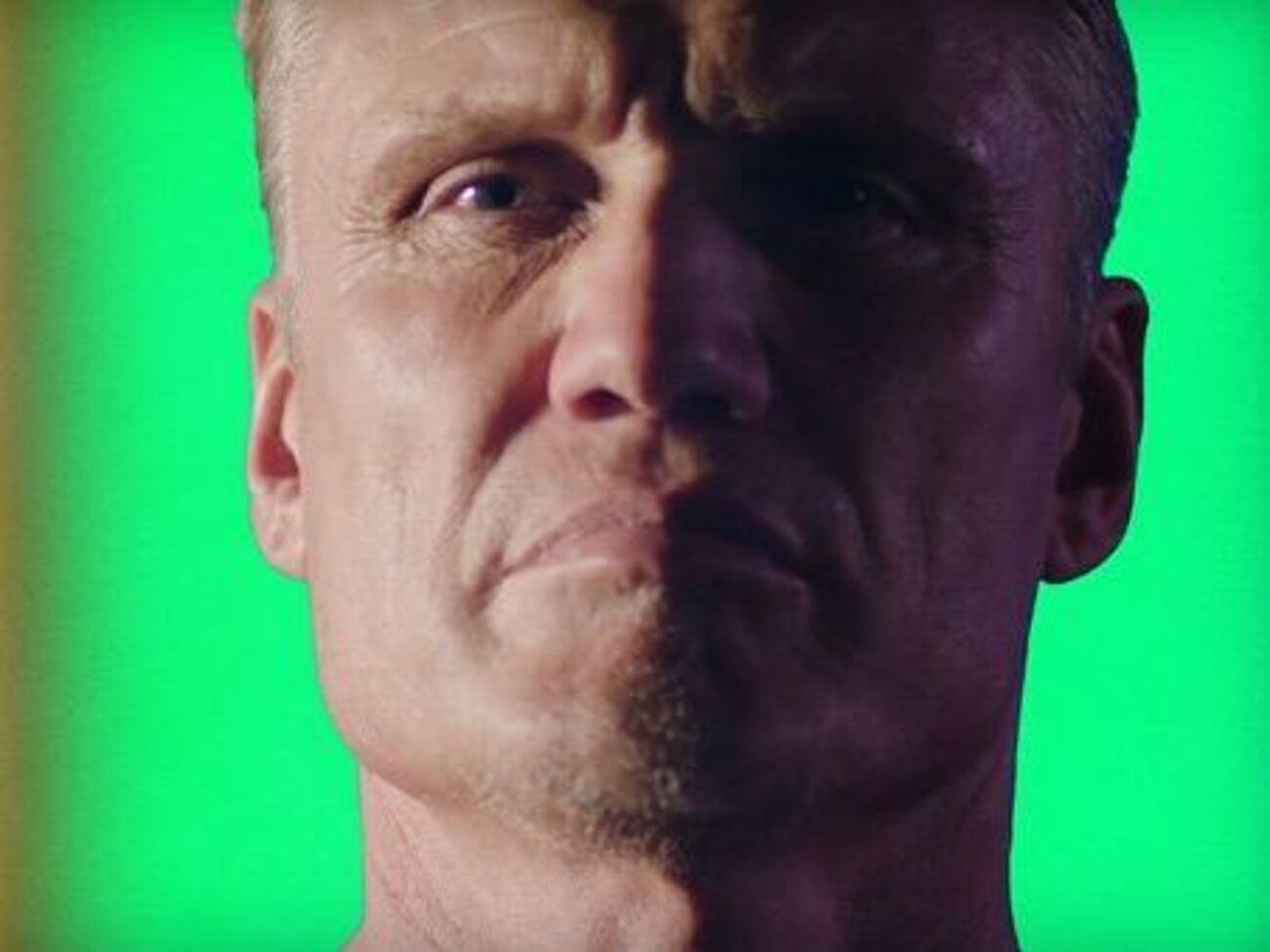 Лундгрен у ролику постав в образі боксера