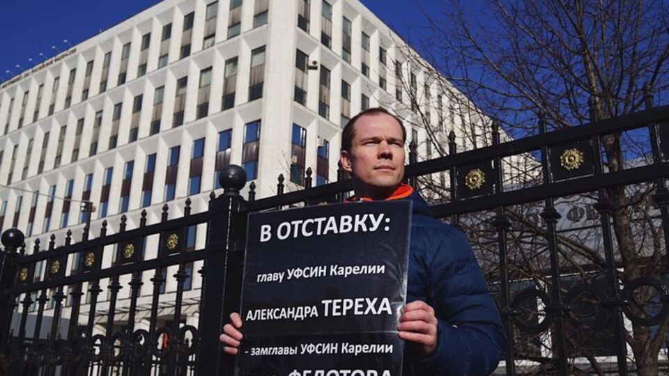 Поліція РФ затримала Ільдара Дадіна під час одиночного пікету в Москві