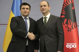 Глави МЗС України і Албанії Павло Клімкін та Дітмір Бушаті підписали угоду щодо безвізу в листопаді 2016 року