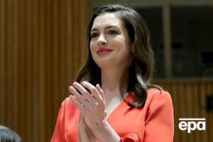 Хэтэуэй показала, как сын смотрит ее выступление в ООН