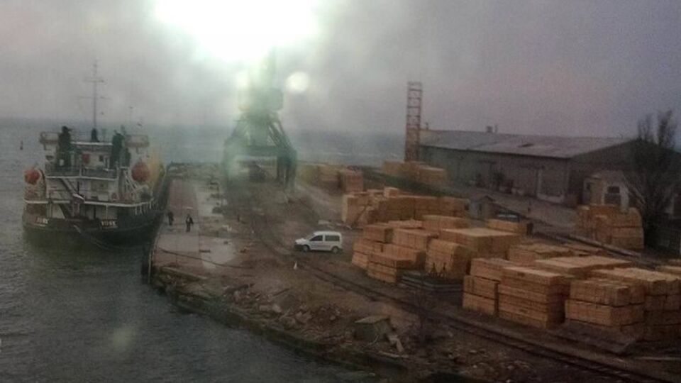 Российское судно в украинском порту