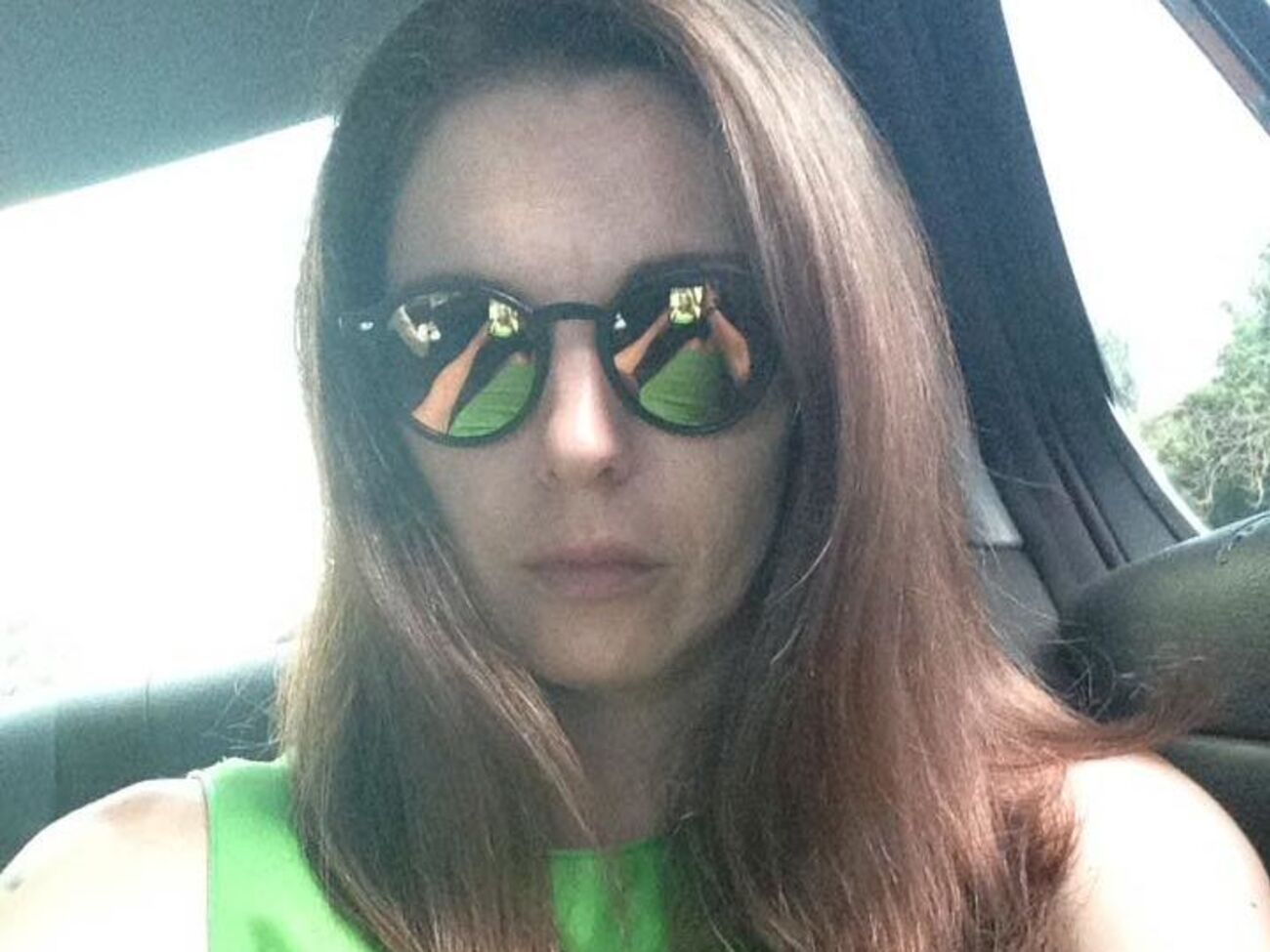 Леонова утверждает, что де-юре она свободный человек