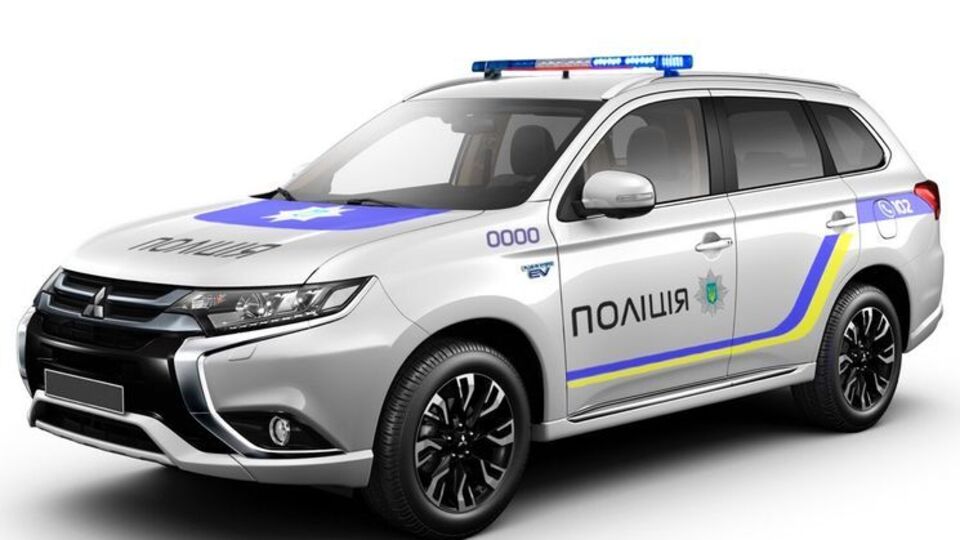 Автомобили Mitsubishi Outlander закупают для нужд украинской полиции