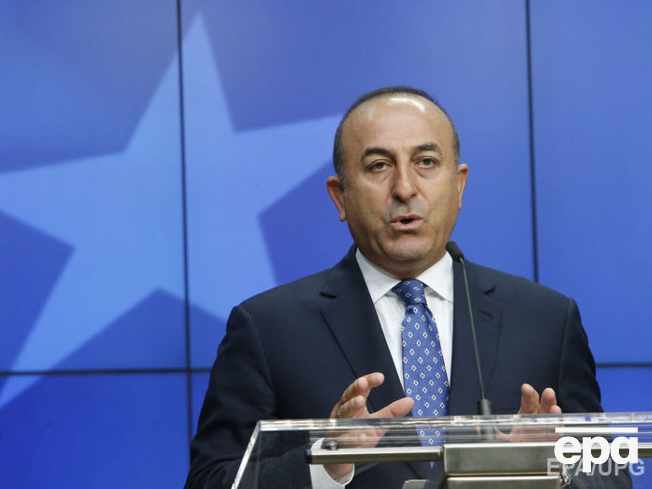 Чавушоглу остался недоволен запретом на проведение митинга в Роттердаме