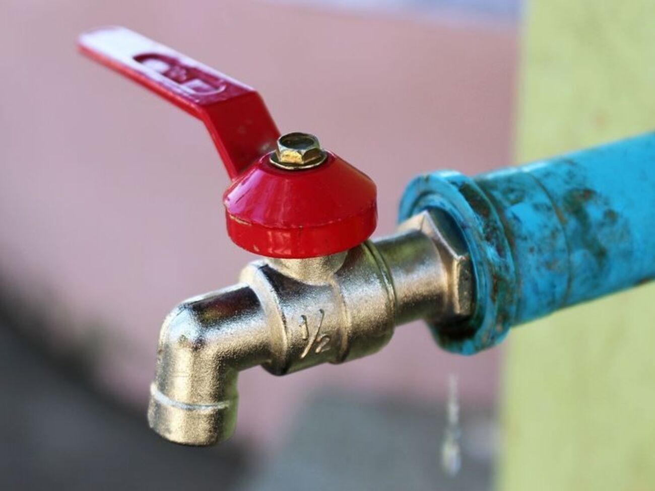 Золотое Луганской области подверглось обстрелу