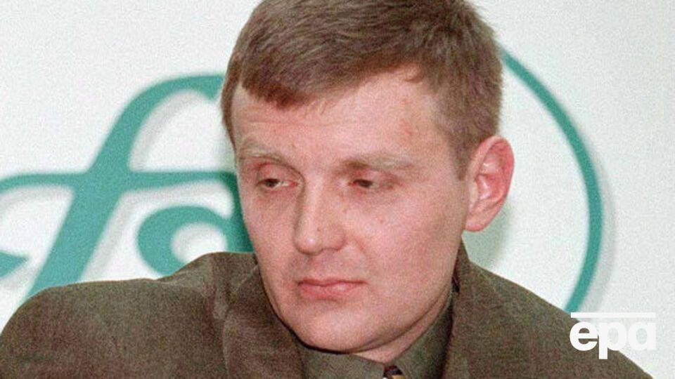 Литвиненко помер у 2006 році в Лондоні внаслідок отруєння полонієм