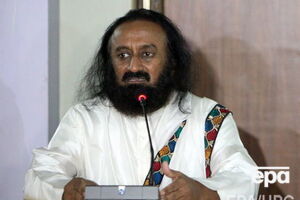 Раві Шанкар: Якщо існує зовнішня агресія, ми повинні звернутися всередину себе