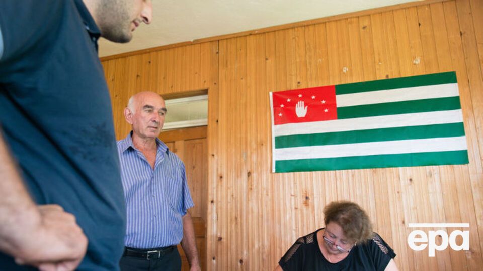 В Абхазії налічується 35 виборчих округів, у яких балотуються 137 кандидатів