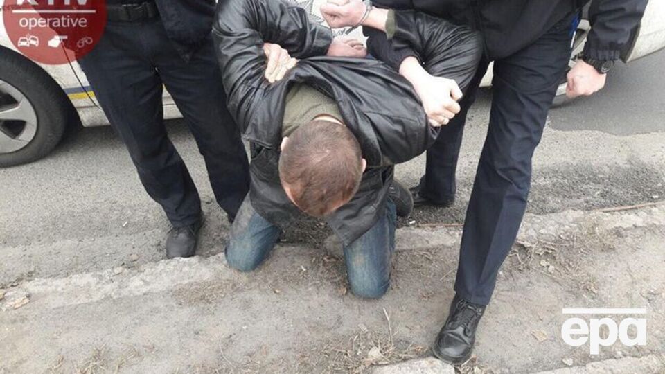 Патрульні затримали автомобіль учасника ДТП, який намагався втекти
