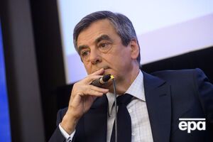 Фійон зазначив, що костюми йому в лютому подарував друг