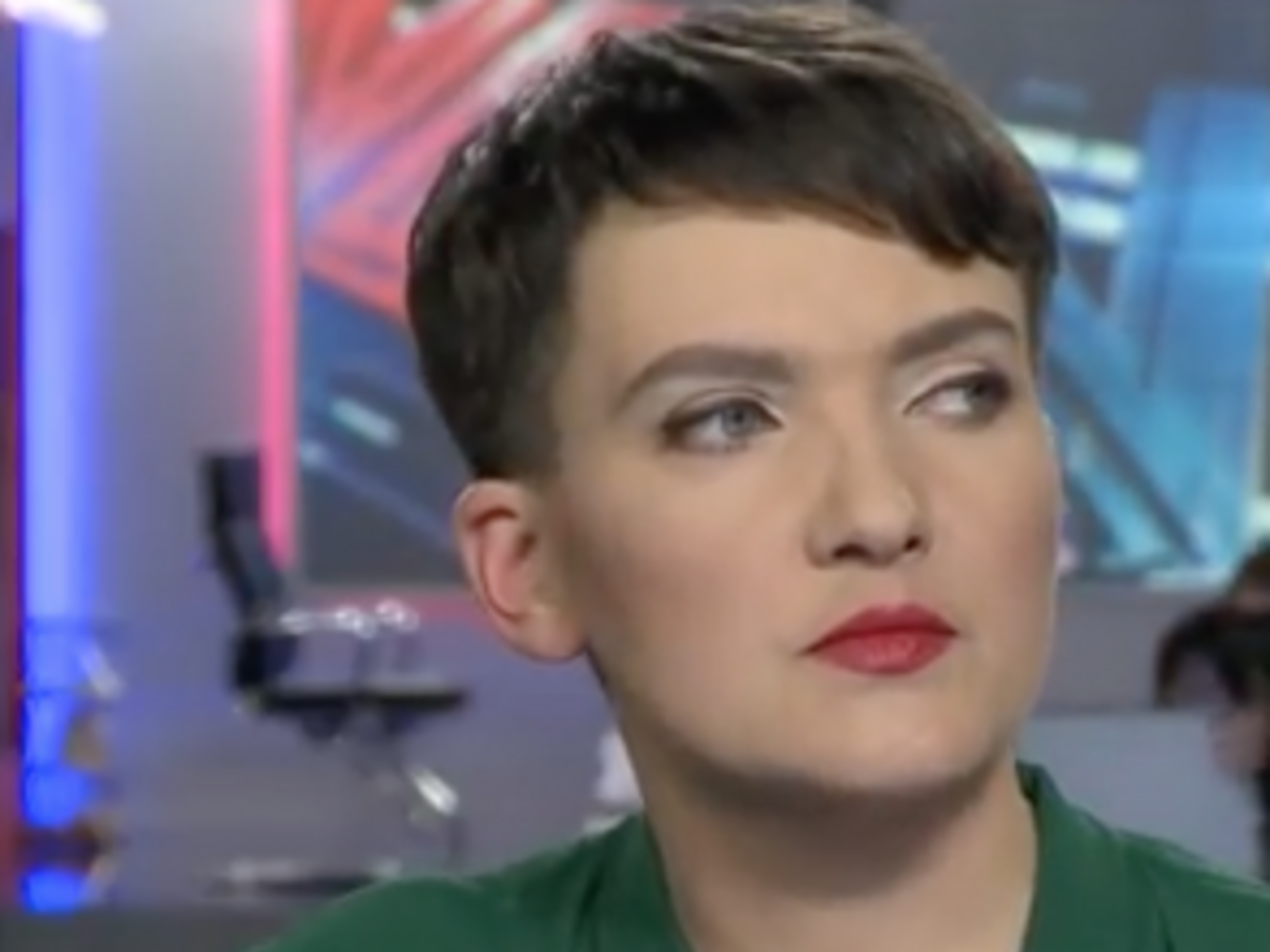 Савченко выбрала яркую помаду