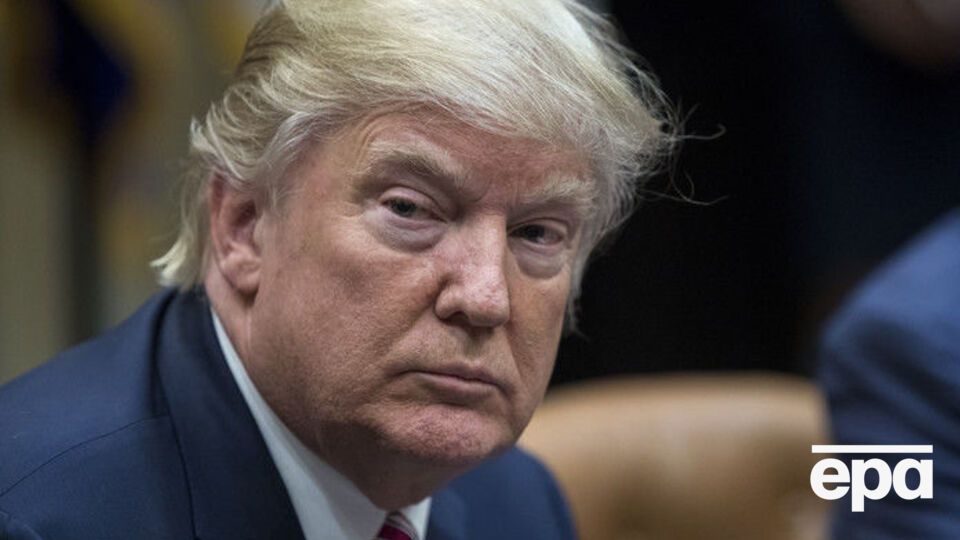 Шнайдерман: Трамп (на фото) не имеет полномочий для одностороннего преобразования полиции в федеральных иммиграционных агентов