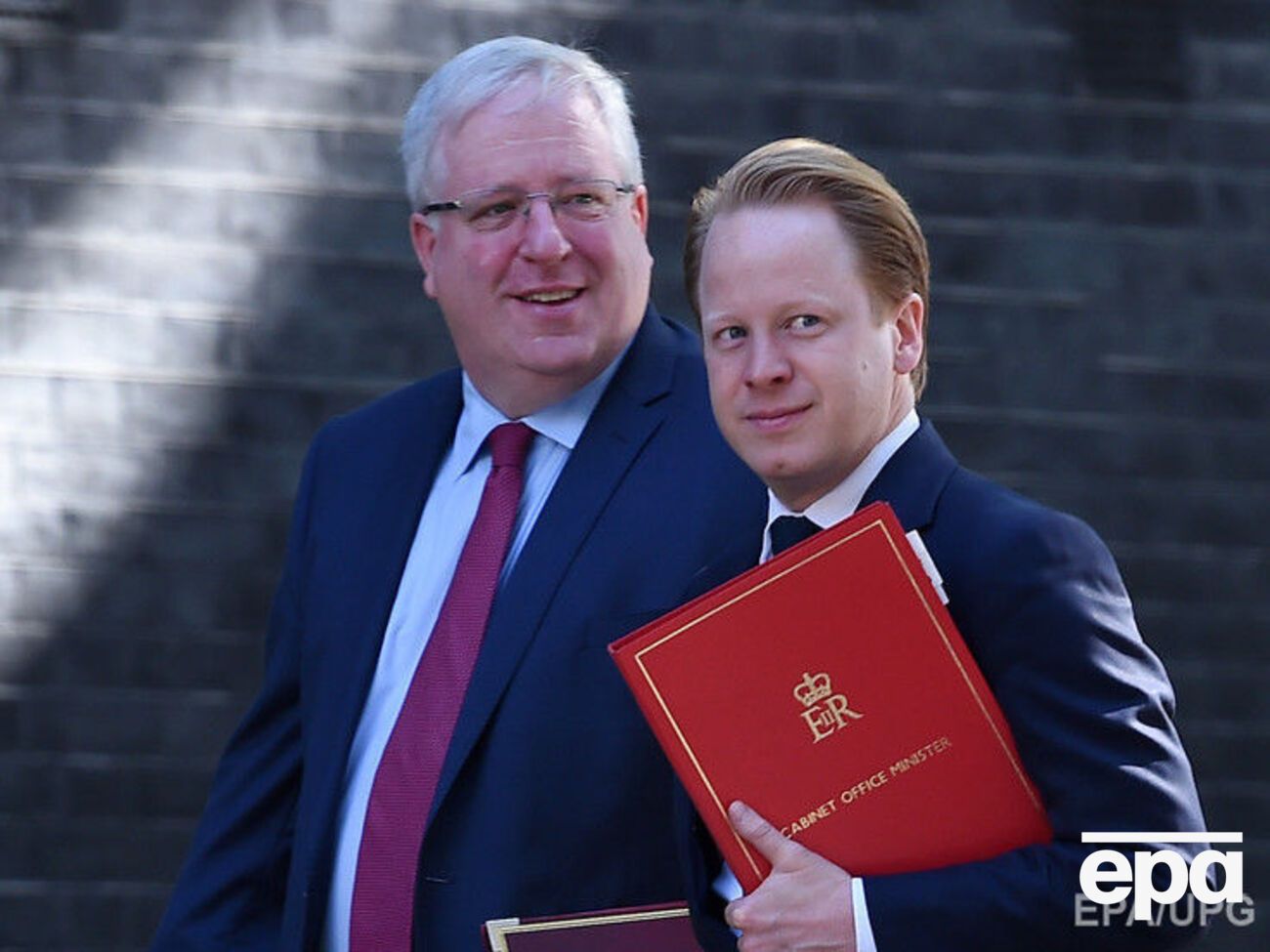 Ведомство Бена Гаммера (справа) планирует протестировать компьютерные системы и сети политических партий Великобритании, чтобы выявить их потенциальную уязвимость перед возможными кибератаками