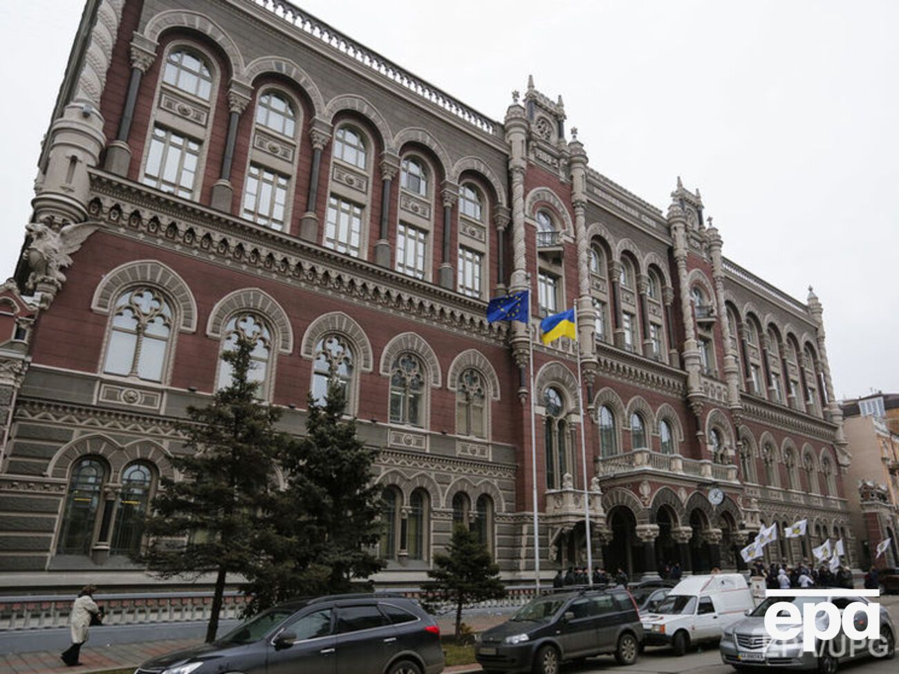Нацбанк должен найти правовой способ блокировки платежных систем РФ