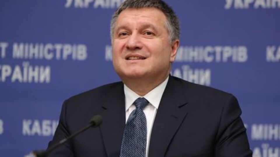 Аваков: Все живы, здоровы. Никаких разбитых голов