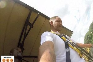 Сміт стрибнув над водоспадом Вікторія