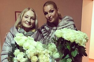 Волочкова: А у моєї мами в пітерській квартирі досі Новий рік. У неї тут цілий музей мене