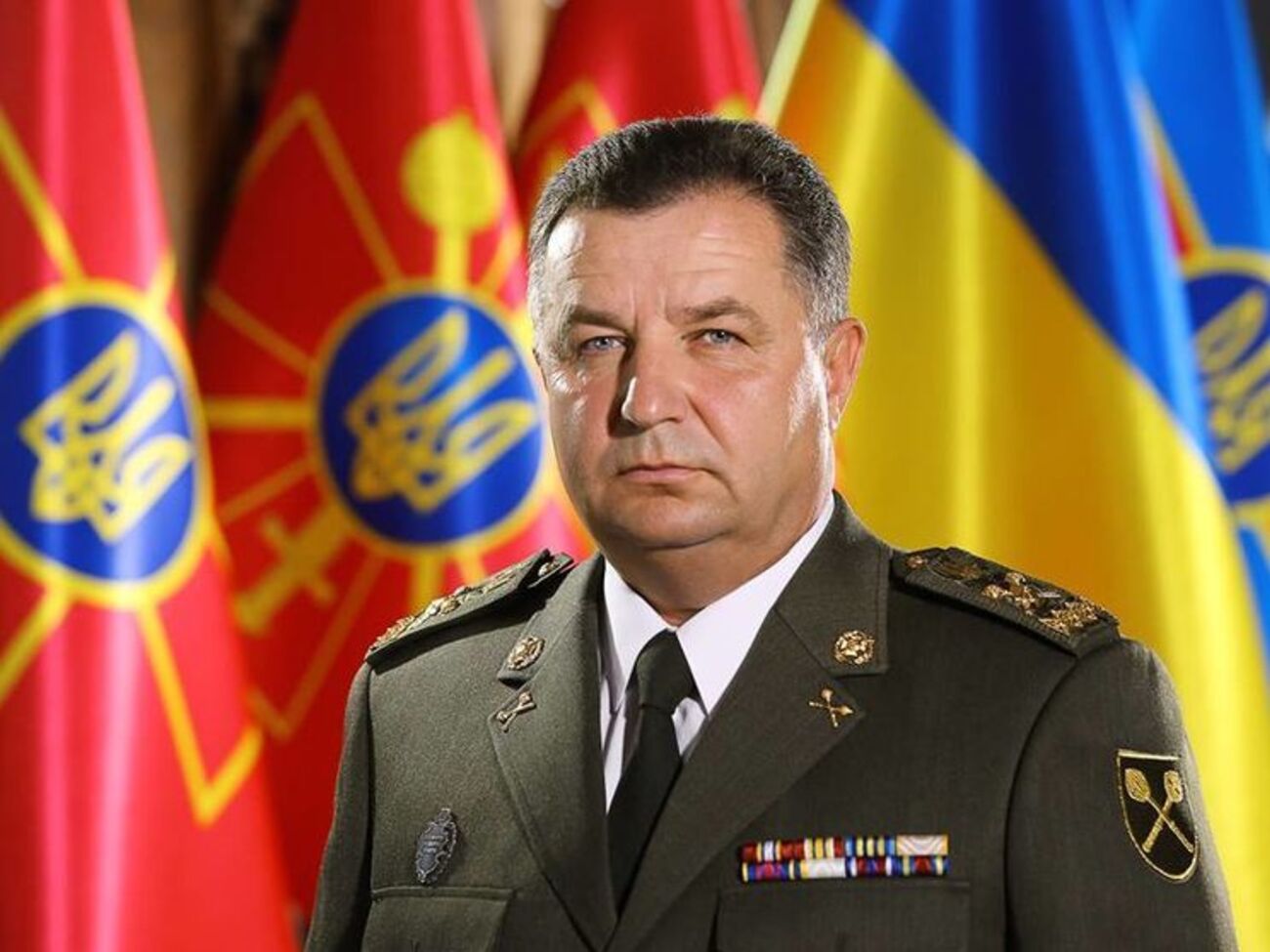 Степан Полторак попросил вернуться в ряды Вооруженных сил опытных офицеров, которым это позволяют сделать возраст и состояние здоровья