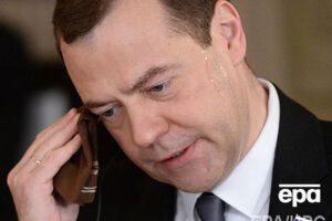 Медведев не присутствовал на совещании с членами правительства