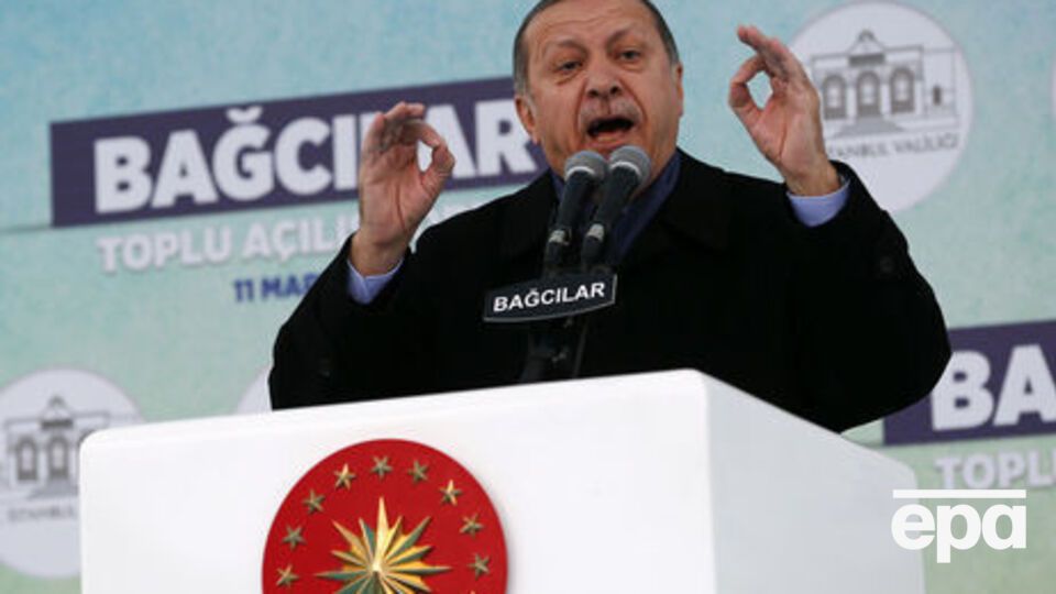 Ранее президент Турции называл власти Нидерландов "пережитками нацизма"