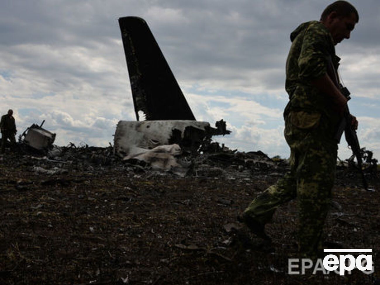 Бойовики підбили транспортний літак Збройних сил України Іл-76 у ніч на 14 червня 2014 року в Луганську