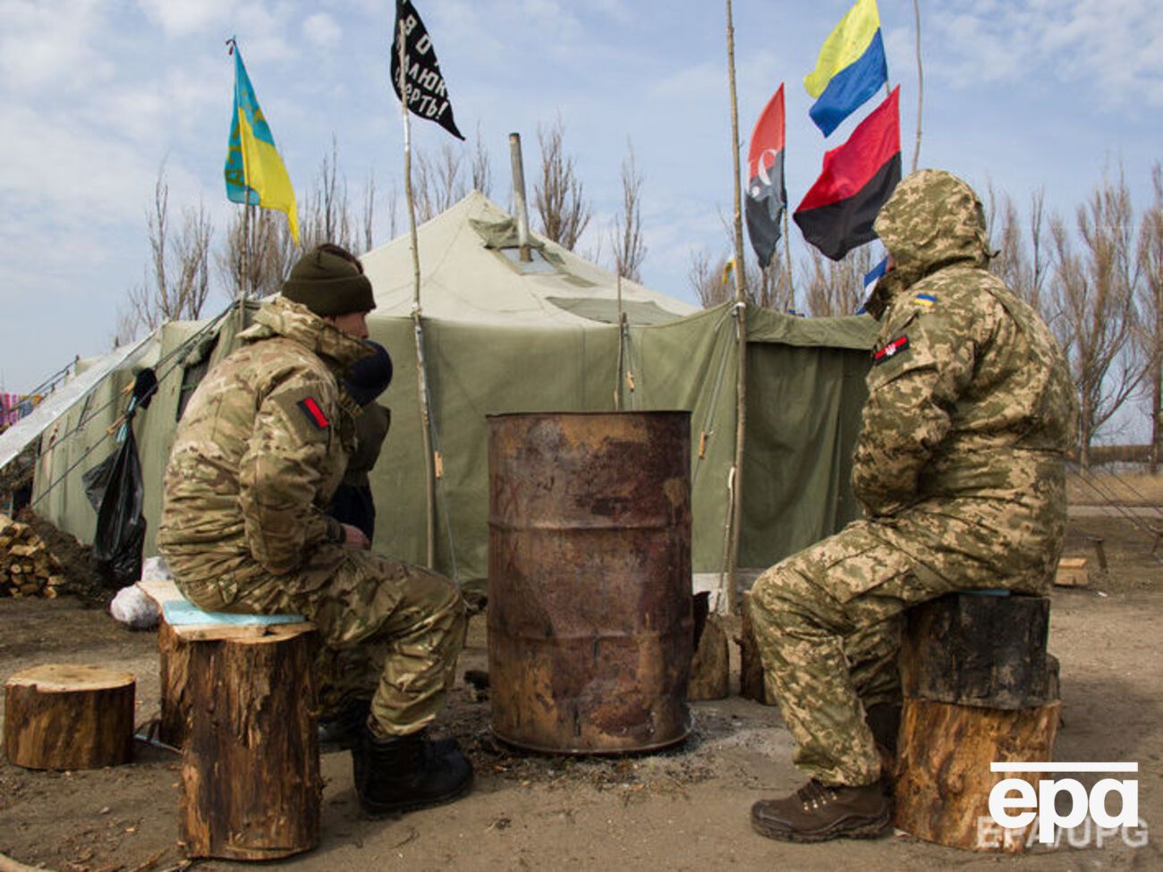 СНБО принял решение объявить официальную блокаду "ЛНР" и "ДНР"