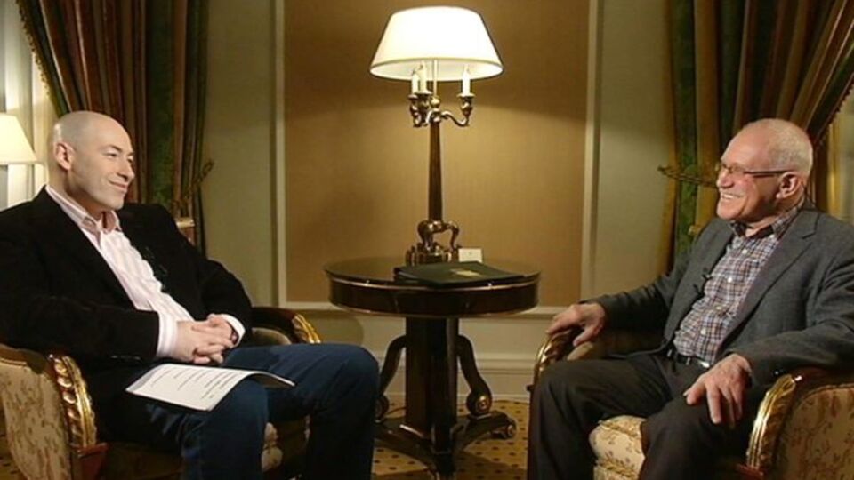Олександр Мітта: До 23 років я був Рабіновичем. Потім у "Крокодилі", де я працював, мені сказали: "Гуморист Рабінович – це вже занадто!"