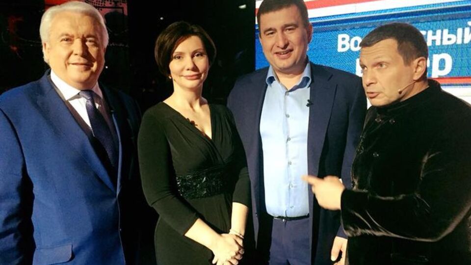 Володимир Олійник (крайній ліворуч) на шоу російського пропагандиста Володимира Соловйова