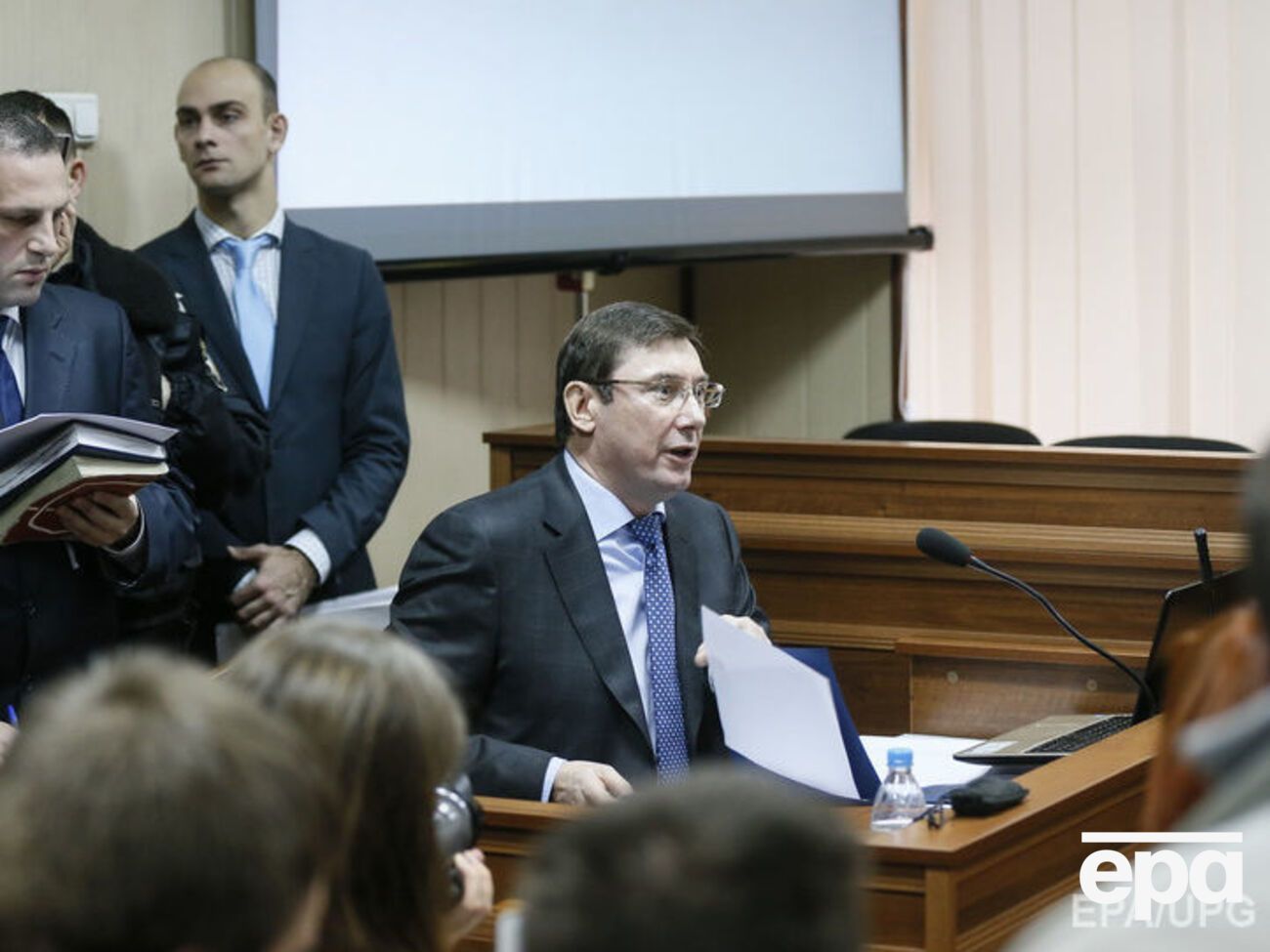 Луценко:&nbsp;Парасюк заходит каждый раз все дальше