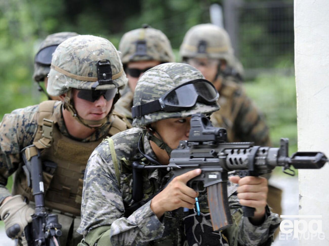 У планах США найближчим тижнем доставити в північну частину Сирії одну тисячу військових для зміцнення позицій американської армії біля Ракки