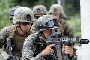 У планах США найближчим тижнем доставити в північну частину Сирії одну тисячу військових для зміцнення позицій американської армії біля Ракки