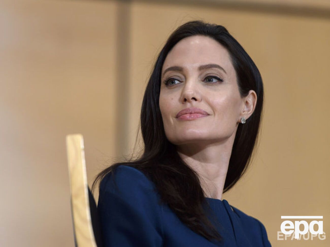 Джолі заявила, що є інтернаціоналістом