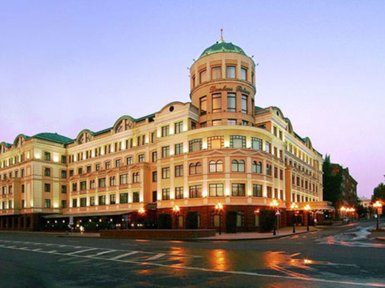 Дончанин: Никакого разграбления гостиницы "Донбасс Палас" я не замечал