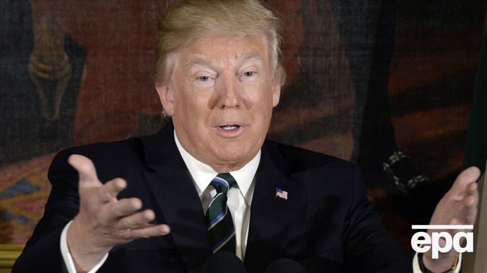 Хакер написал, что у Трампа маленькие руки