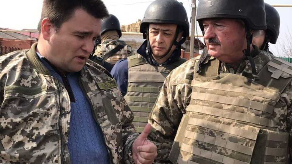 13 березня Жан Ассельборн відвідав прифронтову зону на Донбасі разом із міністром закордонних справ України Павлом Клімкіним