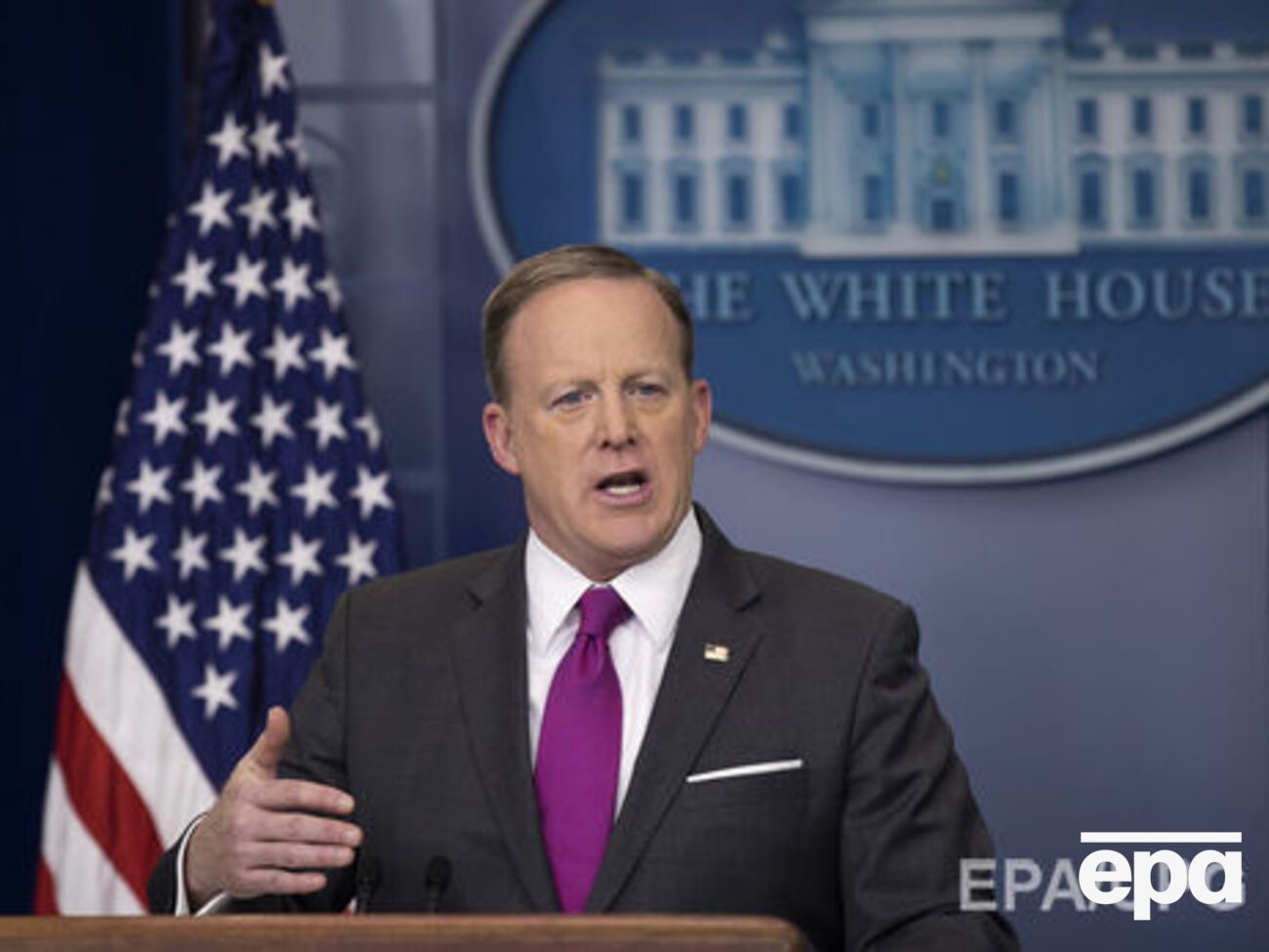 Пресс-секретарь Белого дома Шон Спайсер передал свои извинения через британского посла в США