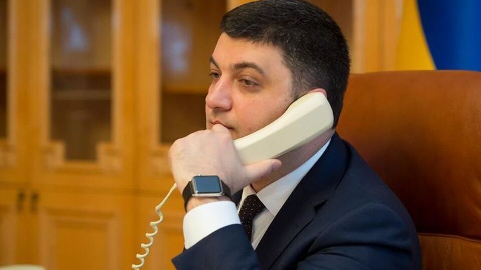 Гройсман сообщил, что по телефону обсудил с Садовым проблему вывоза мусора