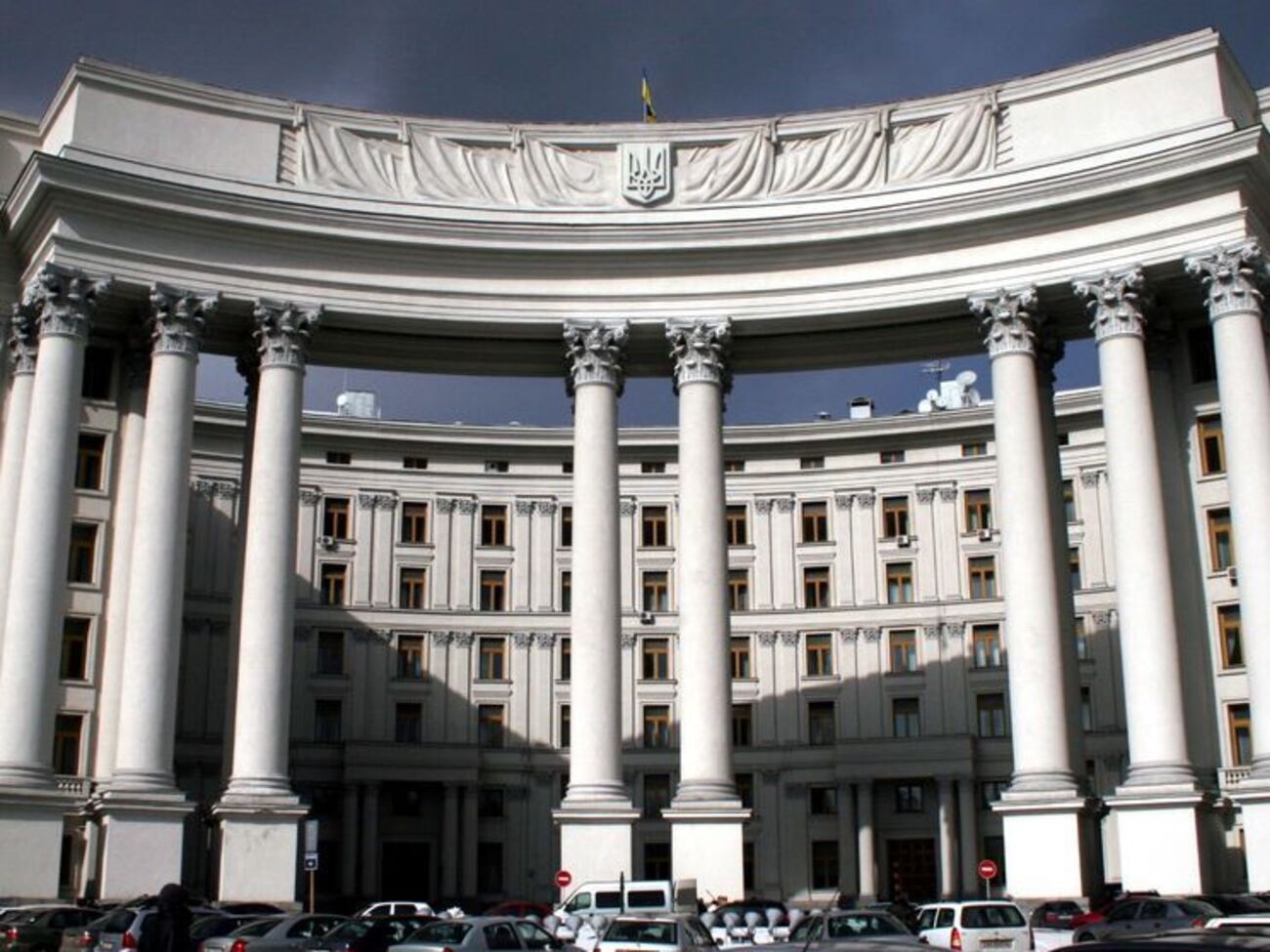 МЗС України продовжує вимагати від РФ зустрічі з Пановим та Захтеєм