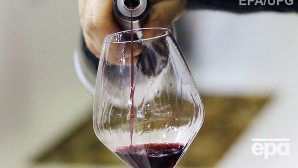 Продуктовые магазины смогут продавать вино после 22.00