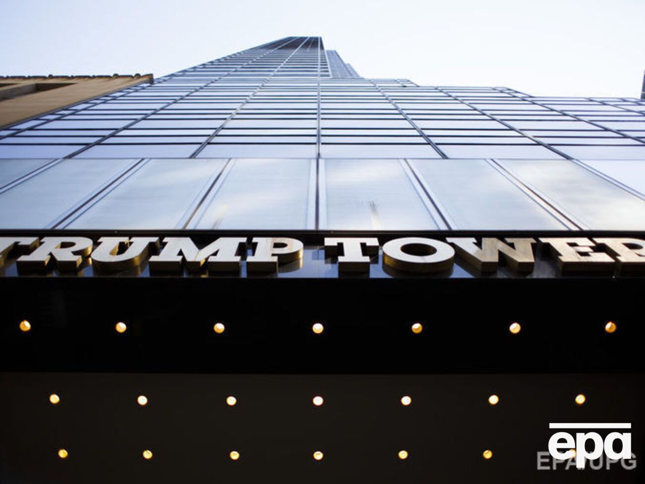 Владельцами как минимум 703 из 2044 объектов недвижимости The Trump Organisation являются общества с ограниченной ответственностью, не указывающие в документах имена реальных владельцев