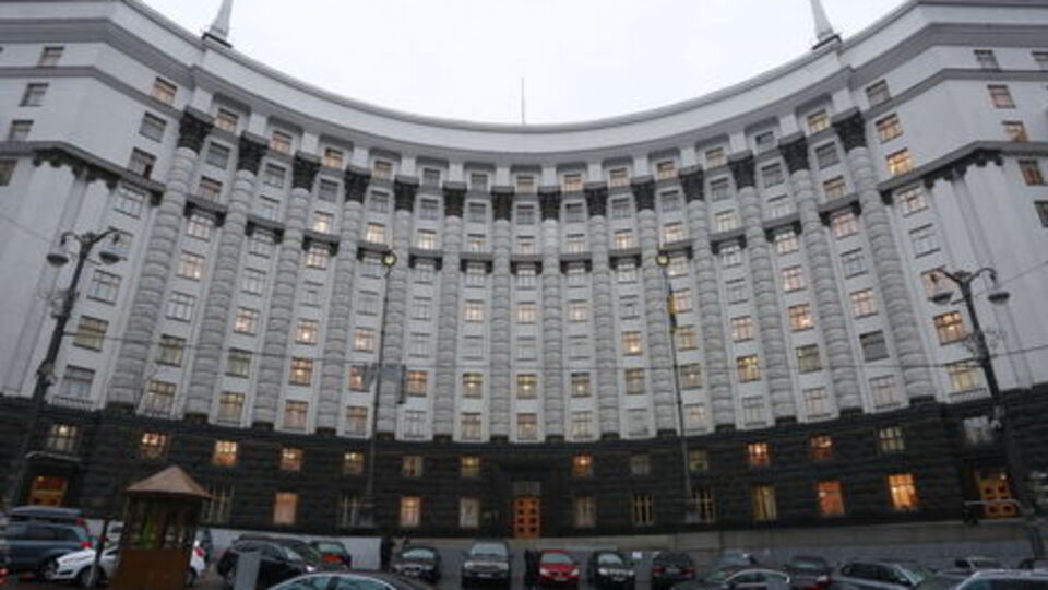 У секретаріаті Кабміну підкреслили, що закріплення автомобілів за конкретними посадовими особами не здійснюється