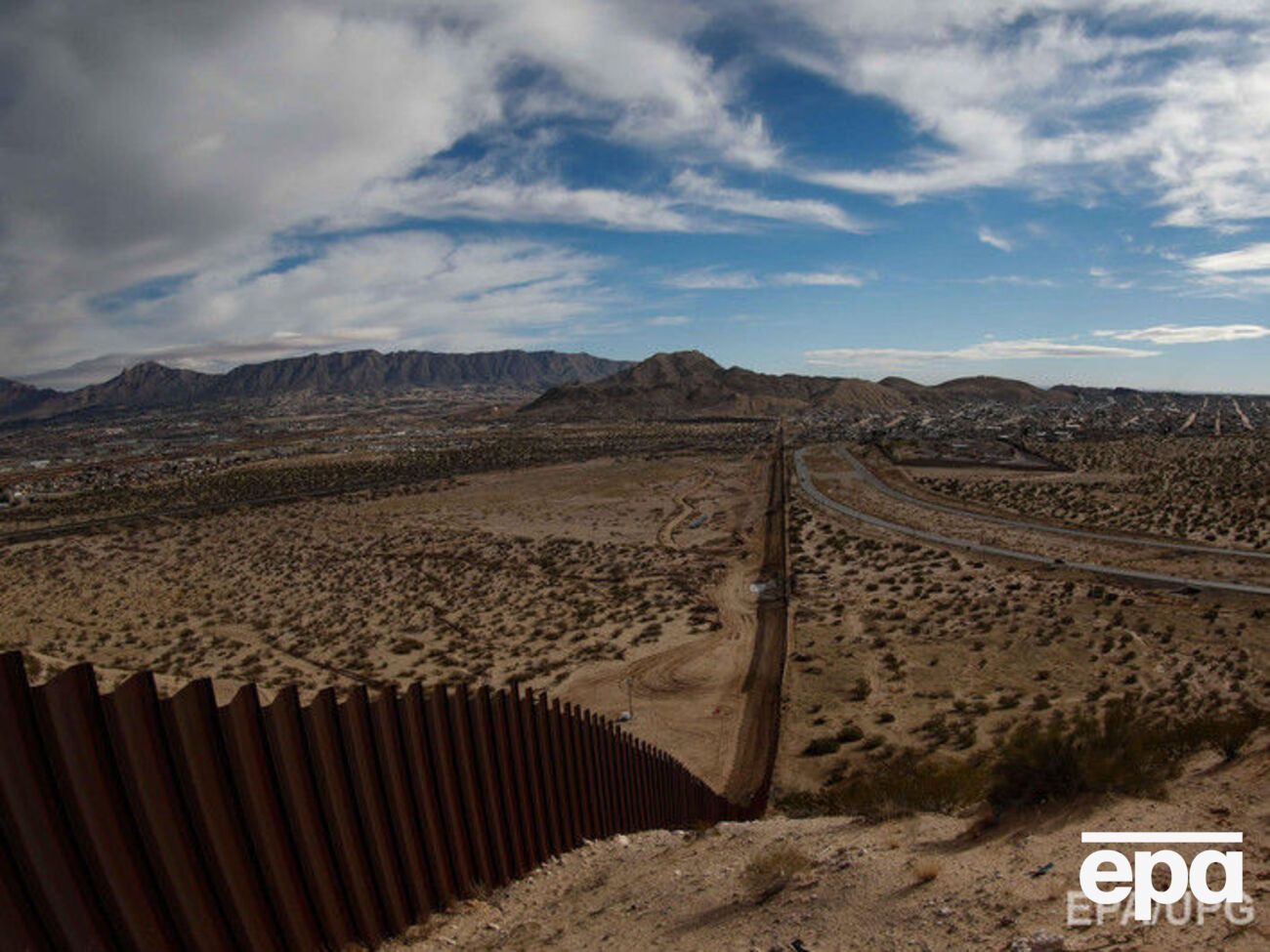 На месте нынешних заграждений США хотят поставить прочную и эстетичную стену