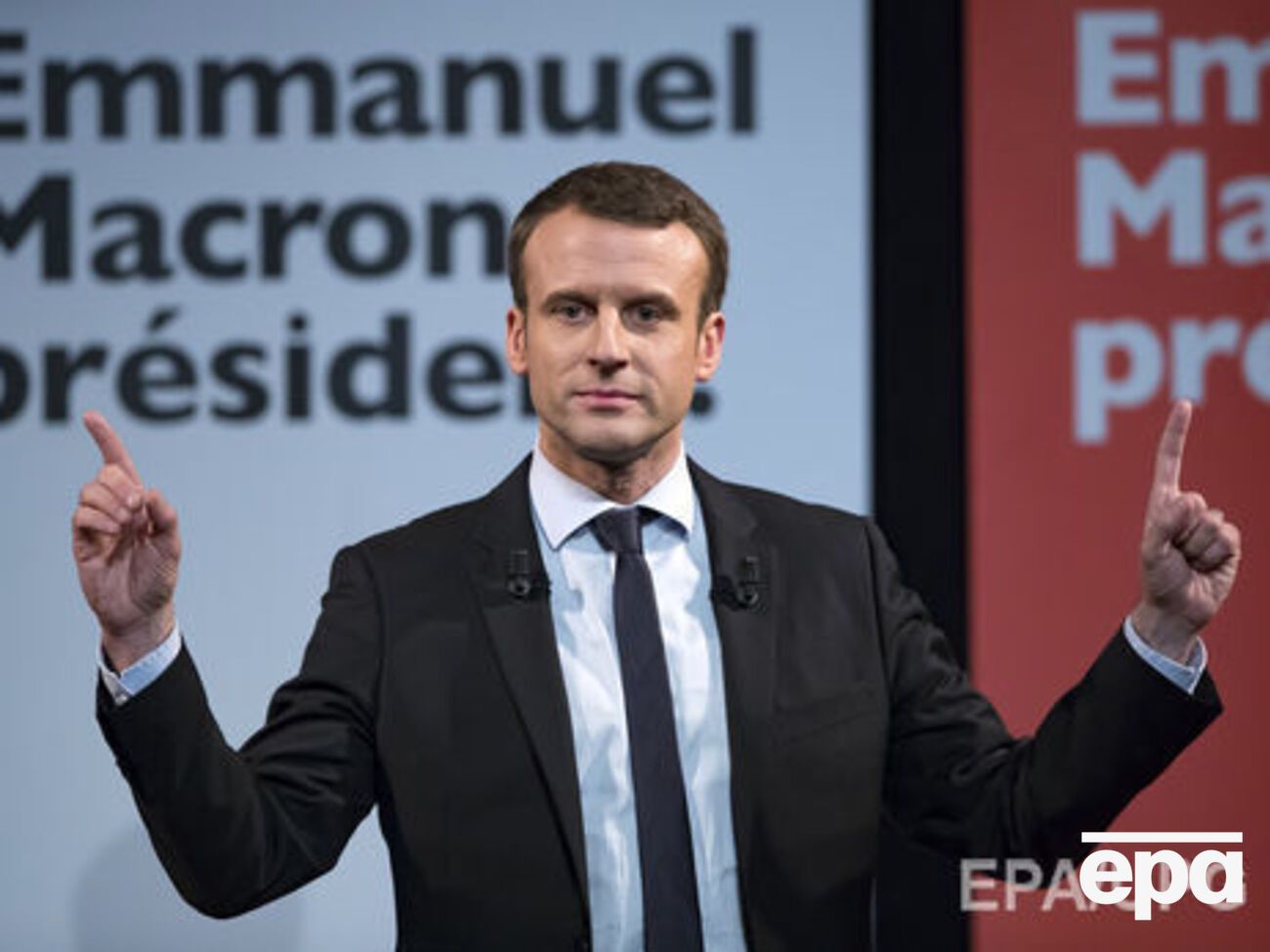 Макрон лидирует в президентской гонке, об этом говорят данные соцопроса