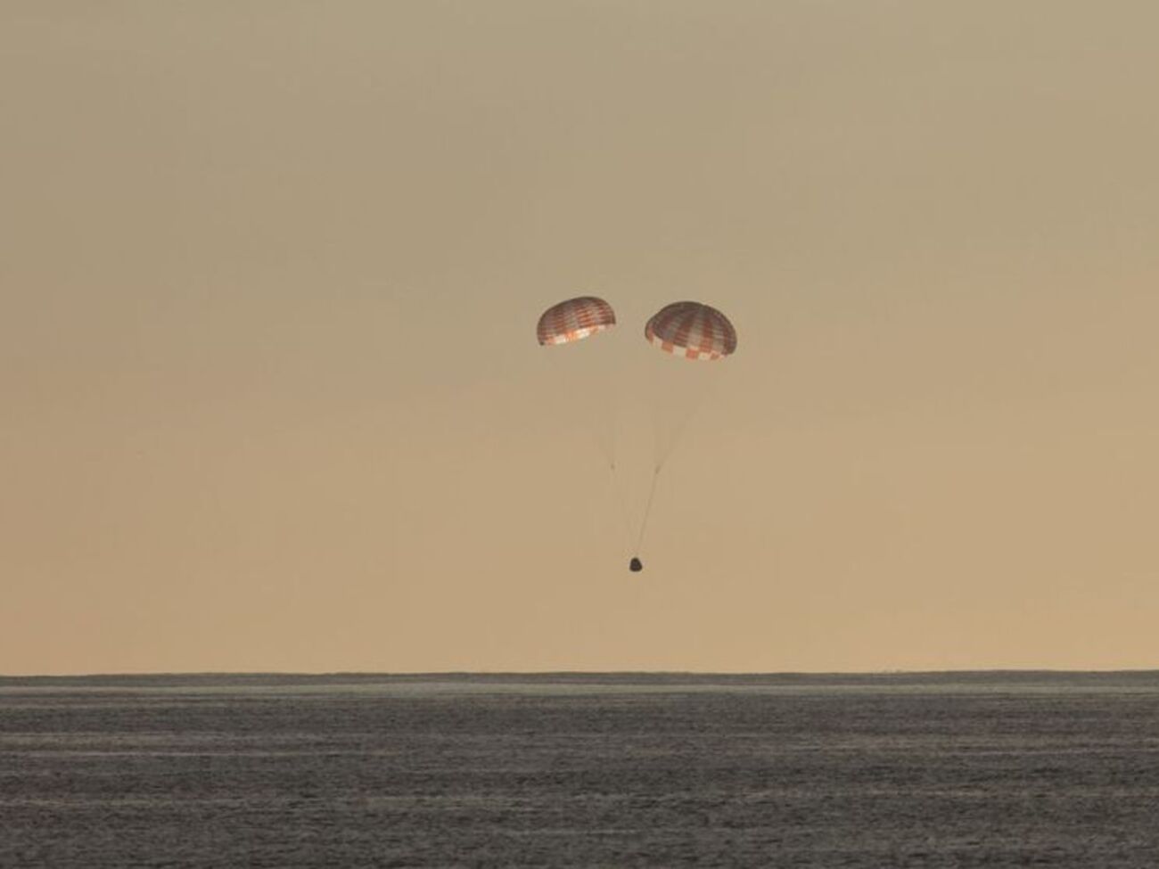 Приводнение корабля было успешным, заявили в компании Маска