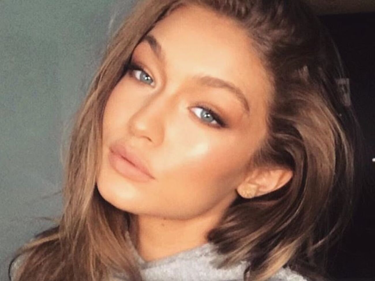 Фото Джиджи Хадид разместили на обложке Vogue Arabia