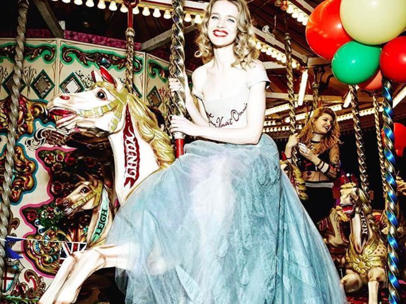 Водянова опублікувала фото з чоловіком і дітьми