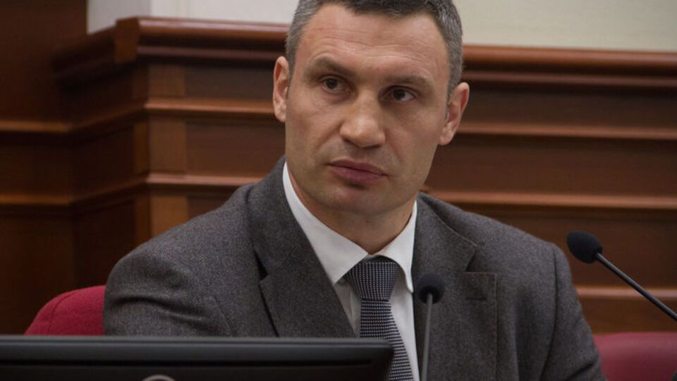 Кличко повідомив, що через обвалення Шулявського мосту заяви про звільнення написали три чиновники