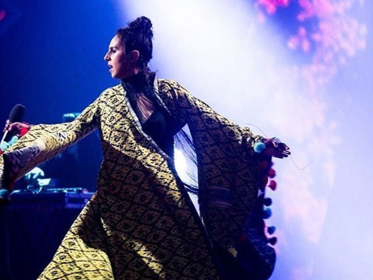 Джамала: Коли представники компанії повідомили мені, що хотіли б назвати новий сорт тюльпанів моїм ім'ям, я здивувалася. Це дуже приємно й зворушливо