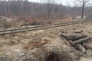 300 м земляного полотна колії промиті водяними насосами через кожні 15–20 метрів, зазначили в "Укрзалізниці"